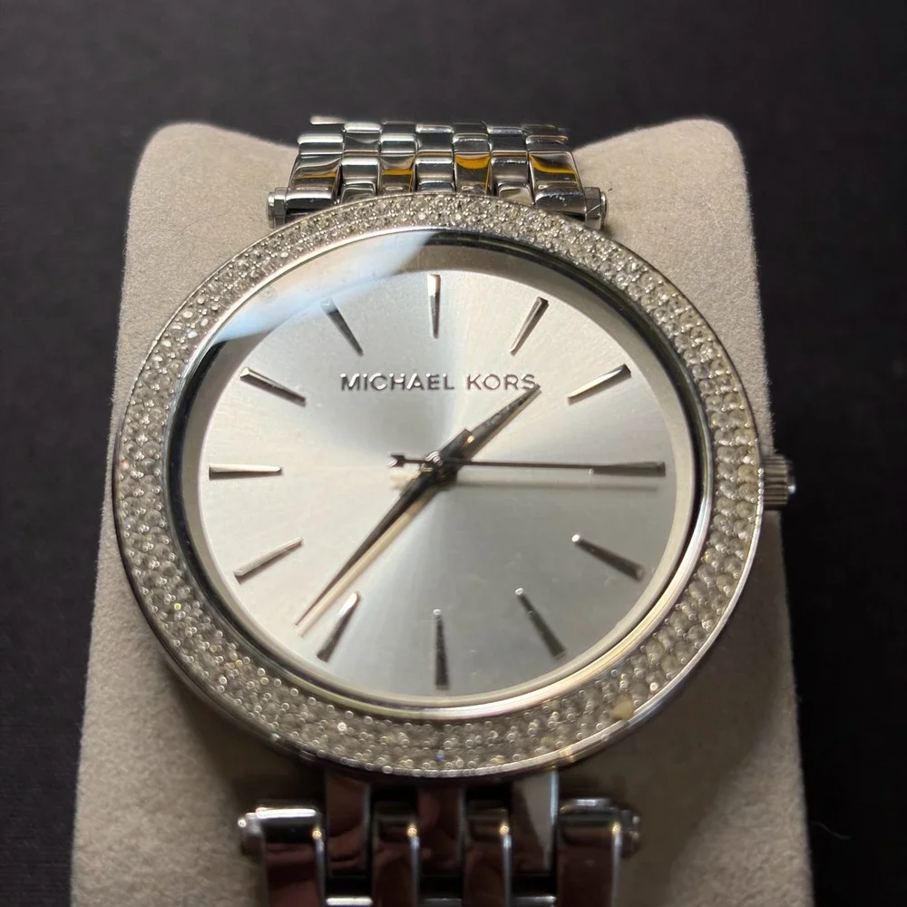 Michael Kors Darci Watch Women Silver Crystal Pave Bezel MK-3190 Wristwatch
